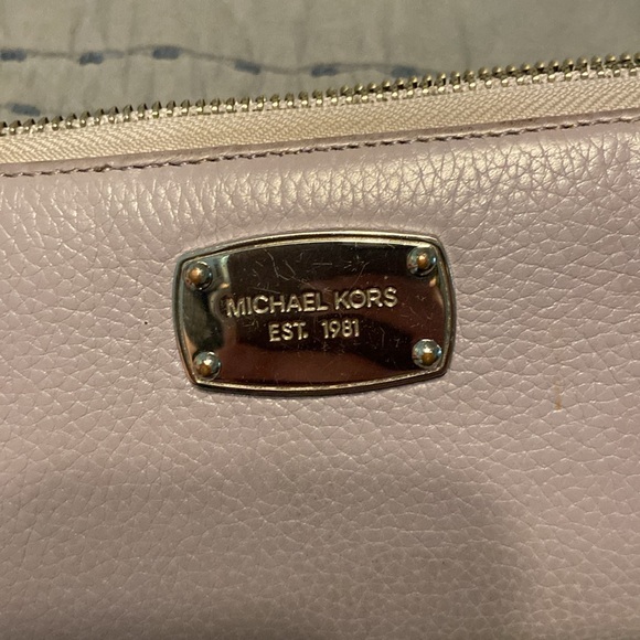 Lavender Michael Kors Wallet - Picture 5 of 5